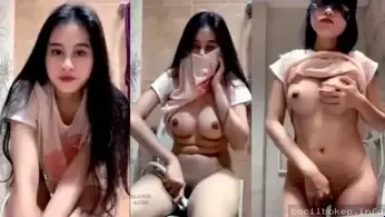 Cewek Cantik Colmek Pakai Shower Mandi Becek