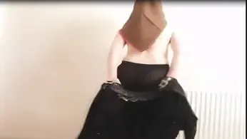 Jilbab Cokelat Striptis Erotis Pamer Toket Menggoda