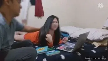 Lagi belajar dipaksa pacar ngentot ganas