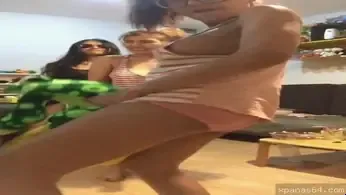 Tiga Cewek Indo Goyang Heboh Depan Kamera Bikin Sange