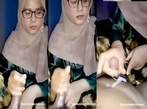 Hari ini males, cewek cuma mau coliin doang Hari ini males, cewek cuma mau coliin doang